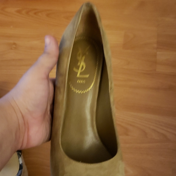 Shoes - Picture 3 of 6